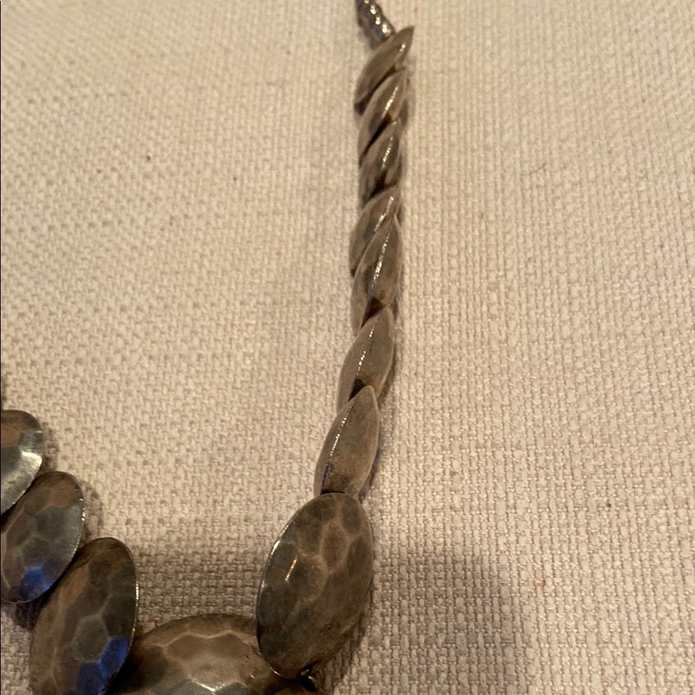 Elegant Silver Vintage Beaded Necklace - Picture 11 of 13